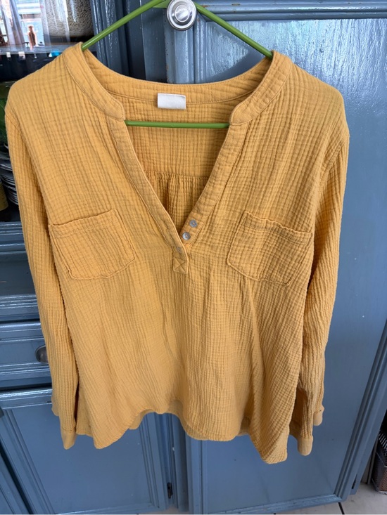 Mote Tops - Relaxed Gauze Henley Tunic Top in Mustard